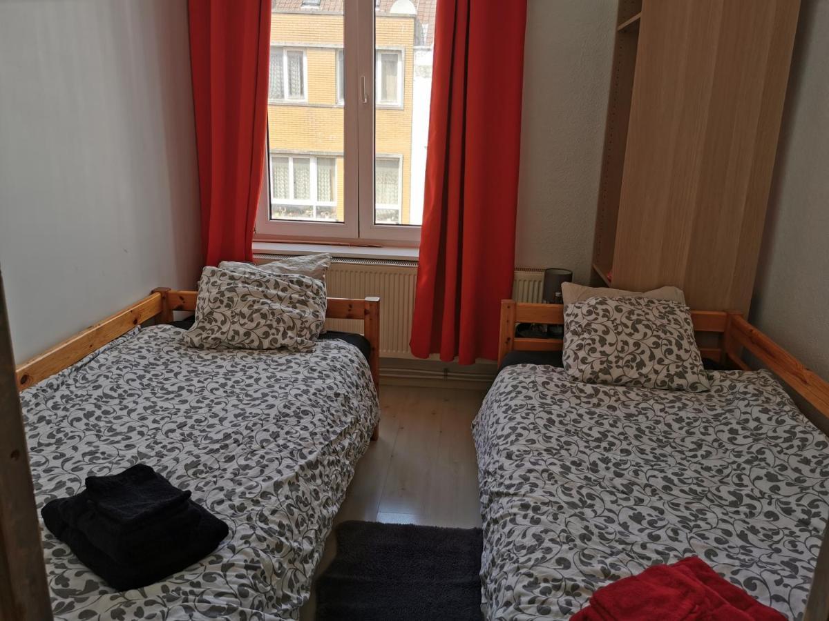 Ostend Backpackers Lodge Екстер'єр фото
